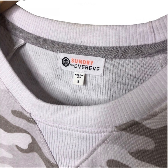 Sundry Evereve Camo Short Sleeve Sweatshirt Size 2 Raglan Sleeve Tan White - Picture 7 of 10